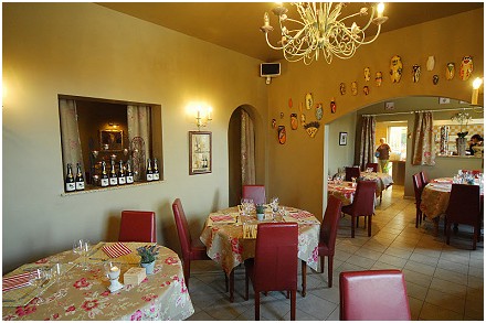 Le Mas des Cigales Restaurant à Floriffoux