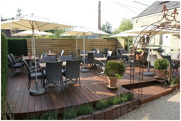 Le Mas des Cigales Restaurant à Floriffoux