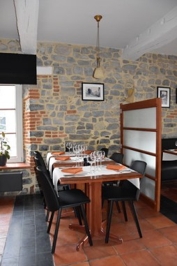 Les 4 Voyes Restaurant -  Brasserie in Olloy