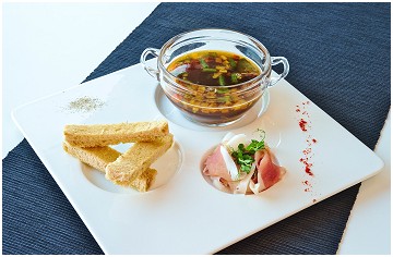 Les Papilles Restaurant in Évrehailles