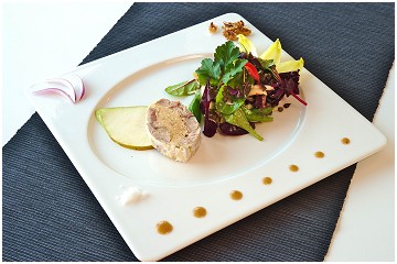 Les Papilles Restaurant in Évrehailles