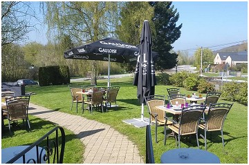 Les Papilles Restaurant in Évrehailles