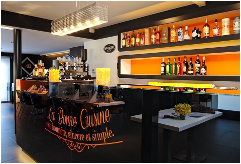 Les Papilles Restaurant in Évrehailles
