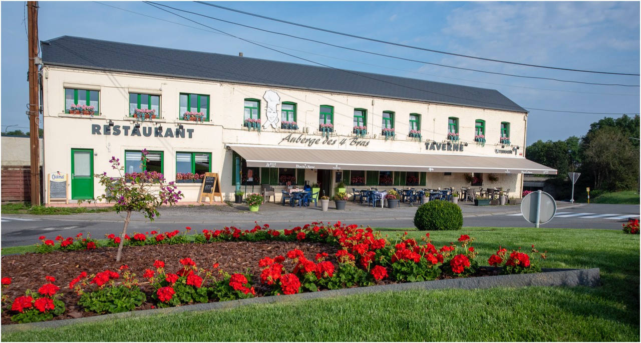 Auberge des Quatre Bras Restaurant - Taverne à Philippeville